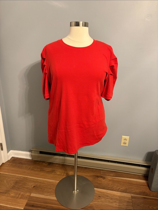 torrid Tops - torrid Red Short Puffed sleeve ribbed shirt sleeve blouse. Size 4